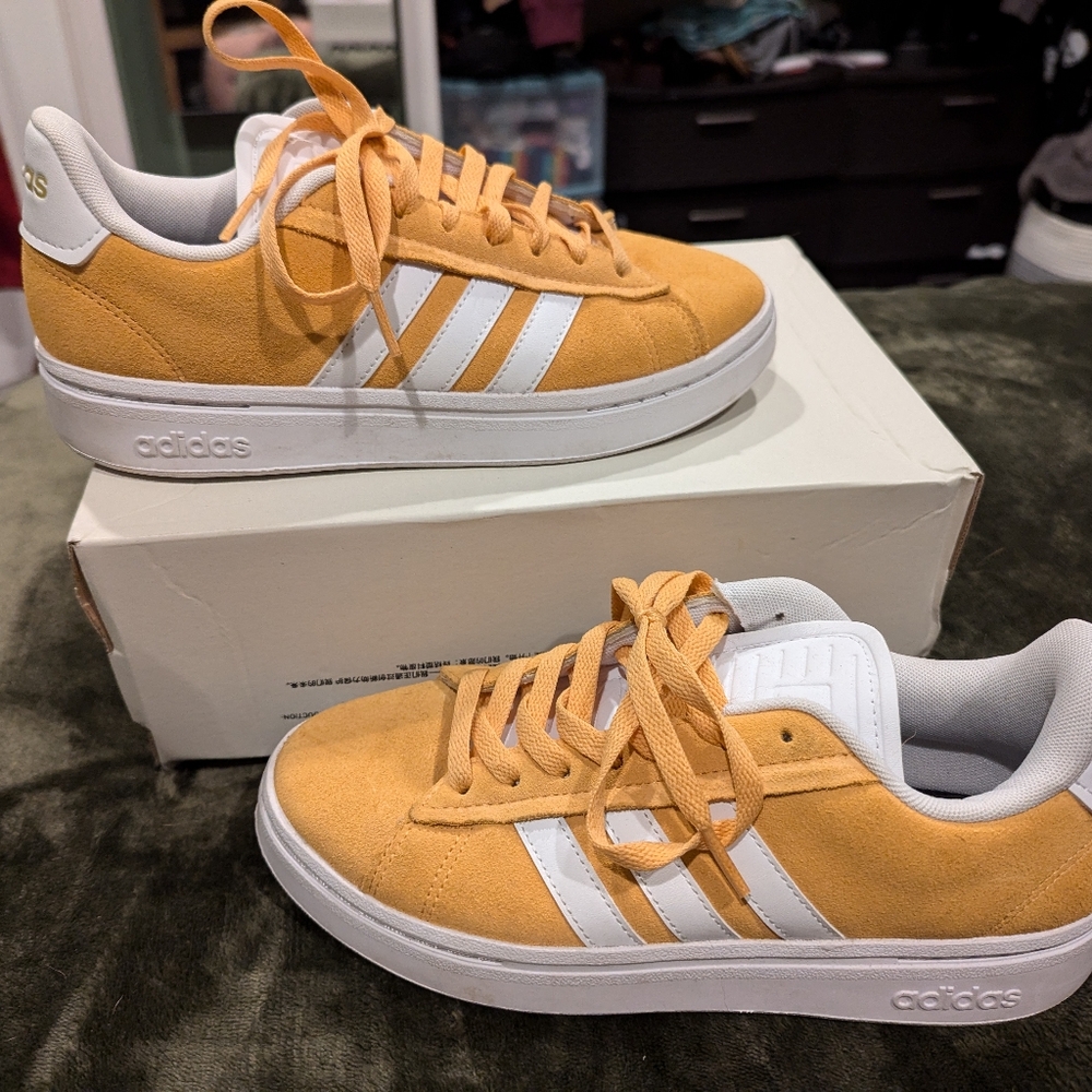 Suede Adidas Classics